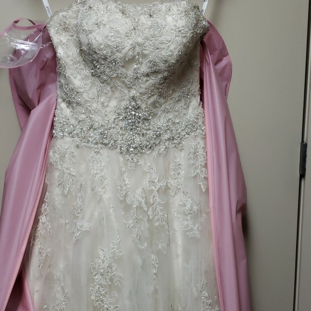SOLD David Tutera for Mon Cheri